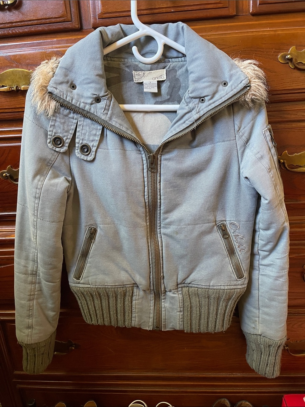 Y2K~ O'Neill Light Gray Women's Bomber Jacket with Faux Fur Trim